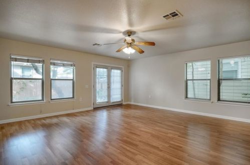 6905 Doyal Dr, Austin TX  78747-3900 exterior