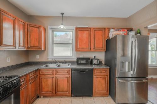 14 Elmdale Ave, Providence, RI 02909-3018