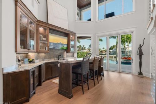 3243 Gin Ln, Naples FL 34102-7816 exterior