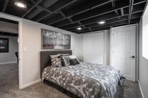 5741 96th St, Milwaukee WI  53225-2614 exterior