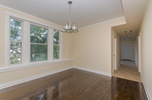 7001 East End Ave, Chicago, IL 60649-1909