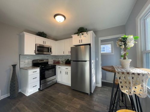 4937 Crawford Ave, Milwaukee WI  53220-2005 exterior