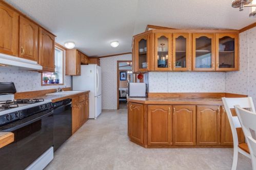 8 Rex Dr, Concord NH 03303-4166 exterior