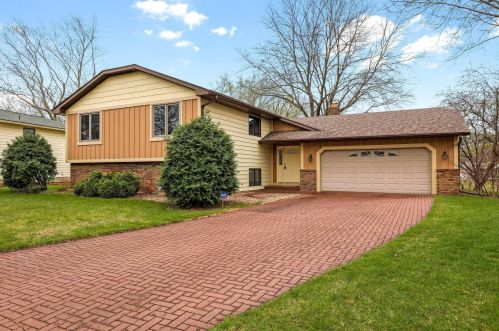 4859 Debra Ln, Saint Paul, MN 55126-5824