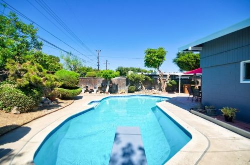 511 Rosslynn Ave, Fullerton CA  92832-2725 exterior