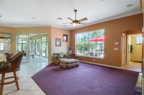 2718 Eagle Dr, Fort Pierce FL 34984-8913 exterior