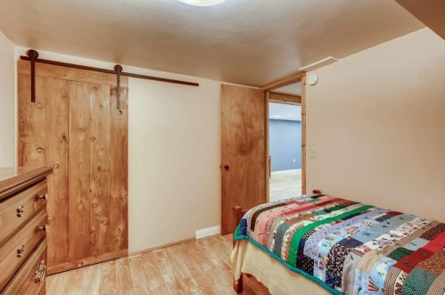 1221 Jefferson Ave, Saint Paul MN 55105-2838 exterior