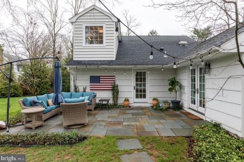 32 Evergreen Cir, Princeton NJ 08540-4028 exterior