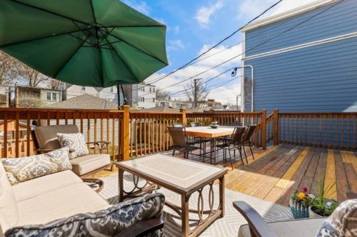 3232 Belle Plaine Ave, Chicago IL 60618-2338 exterior