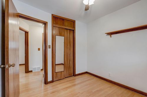 7501 Honey Crk Dr, Milwaukee WI 53221-4062 exterior