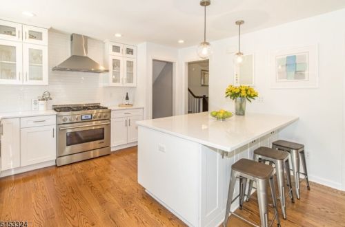 1925 Inverness Dr, Scotch Plains NJ 07076-2613 exterior