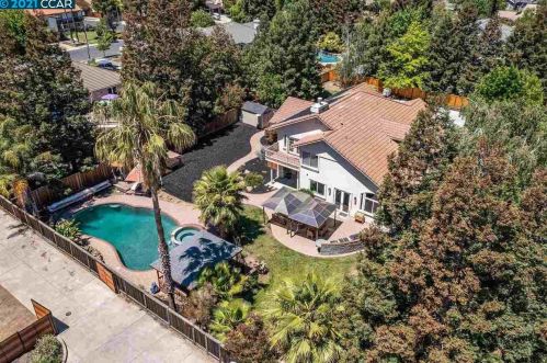 1868 Renee Way, Concord CA 94521-1525 exterior