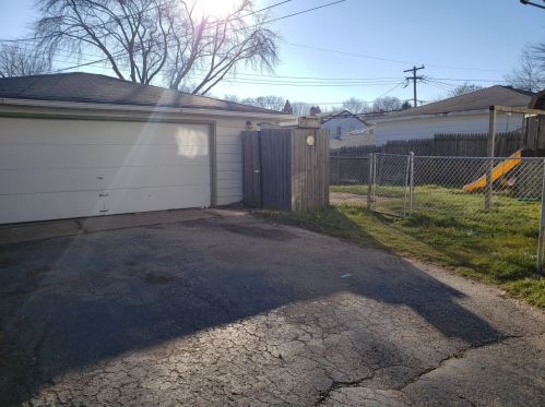 4531 Tripoli Ave, Milwaukee WI  53220-2116 exterior