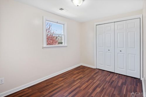 147 Fisher Ave, Piscataway NJ  08854-4830 exterior