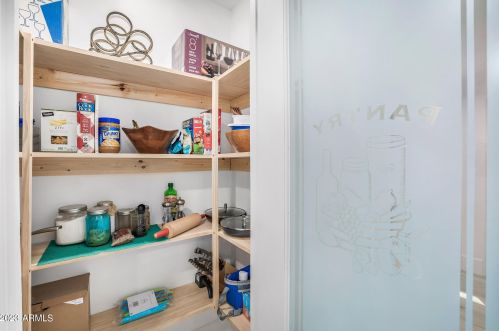 724 Cactus Wren Dr, Phoenix AZ  85021-8626 exterior