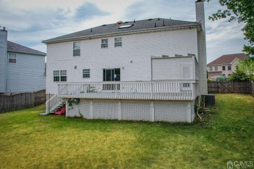 6 Sarah Ct, Edison NJ 08817-2288 exterior