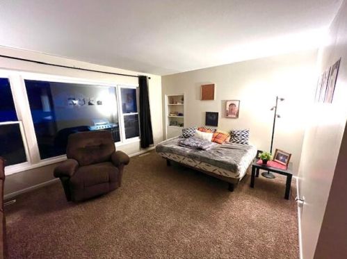 1070 James Ave, Meskegon MI  49442-2136 exterior