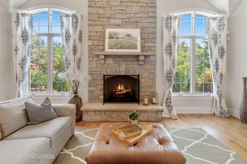 1619 Sunset Rdg Rd, Glenview IL 60025-2209 exterior