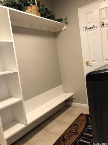 2 Leroy Ct, Commack NY  11725-1703 exterior