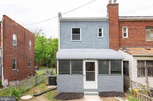 4607 Capitol St, Washington DC 20003-1622 exterior