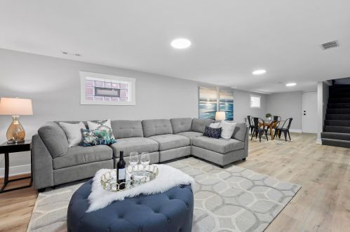 9740 Calumet Ave, Chicago IL 60616-2439 exterior