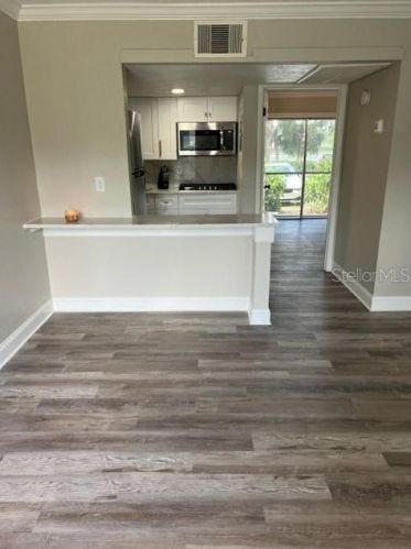 127 Oyster Bay Cir, Altamonte Springs, FL 32701-8084