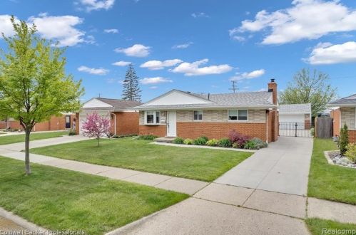 1119 Kenilworth Pl, Clawson, MI 48017-2905