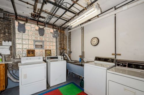 5654 Spaulding Ave, Chicago IL 60651-4139 exterior