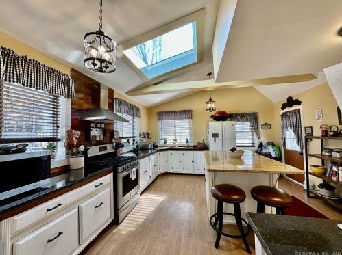 46 Mcgrath Ln, Exeter CT  06249-2608 exterior