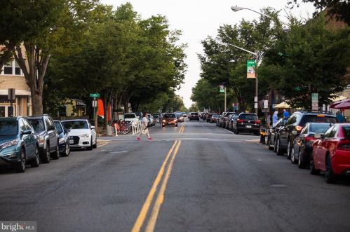 3923 Old Dominion Blvd, Alexandria VA 22305-1559 exterior