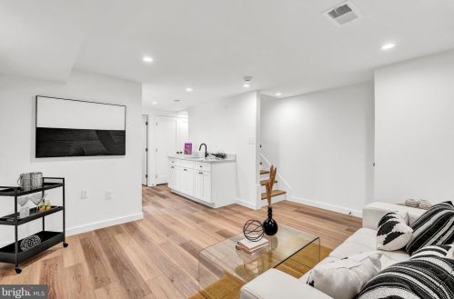 5112 Southern Ave, Washington DC 20019-5848 exterior