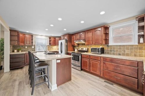 3848 Dalewood St, Pittsburgh PA 15227-3424 exterior