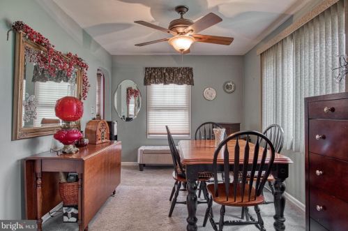 16 Fogarty Dr, Trenton NJ 08619-4321 exterior