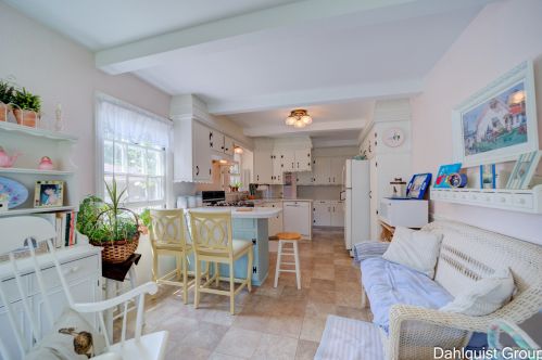 806 Moulton Ave, Meskegon MI 49445-2921 exterior