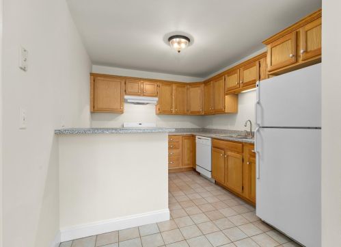 19 Violette Ln, Seabrook NH 03874-4557 exterior