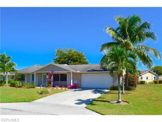 112 Blue Ridge Dr, Naples, FL 34112-3727