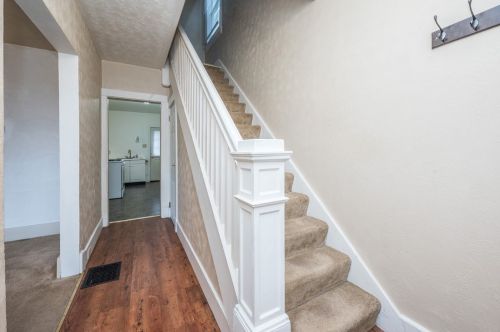 1626 Leolyn St, Pittsburgh PA  15210-3939 exterior