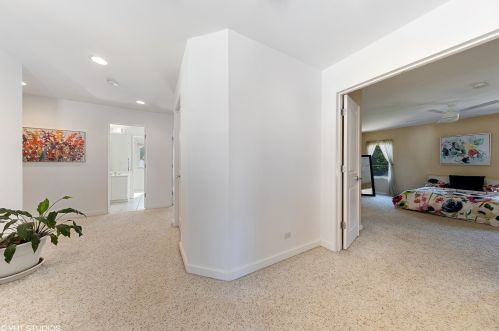 692 Indiana St, Elmhurst IL 60126-1345 exterior