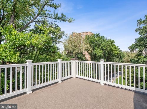 10346 Grosvenor Pl, Rockville MD 20852 exterior