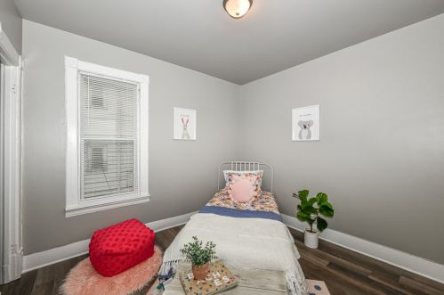 3722 7 St, Milwaukee WI 53212-1437 exterior