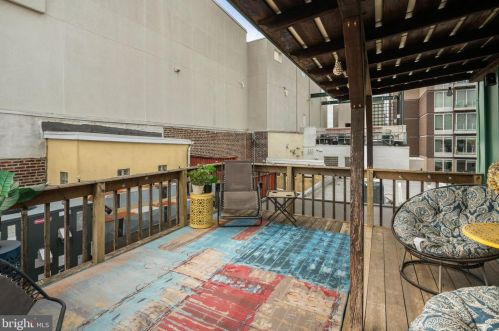 606 2nd St, Philadelphia PA 19133-3303 exterior