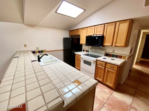 990 Dobyns Ln, Tucson AZ  85704-3771 exterior