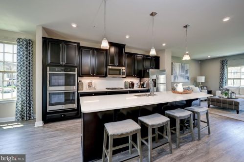 16631 Tortola Dr, Accokeek, MD 20607