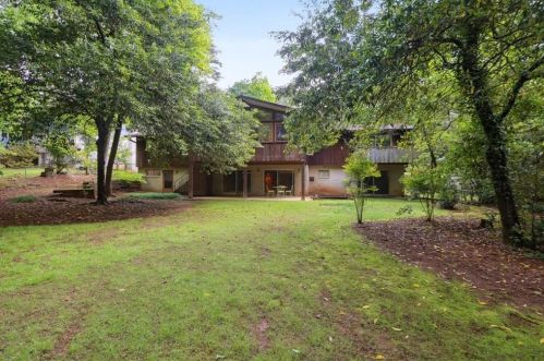 1768 Morris Landers Dr, Atlanta GA  30345-4102 exterior