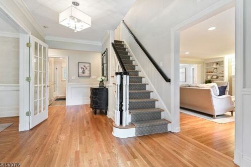 1 Crestwood Dr, Chatham Township NJ 07928-1720 exterior