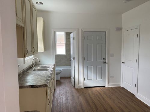 4608 Sacramento, Chicago IL 60655-2006 exterior