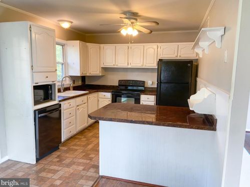 655 Blue Spruce Ct, Pottstown PA 19464-2827 exterior