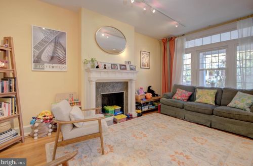 1426 Decatur St, Washington DC  20011-4343 exterior