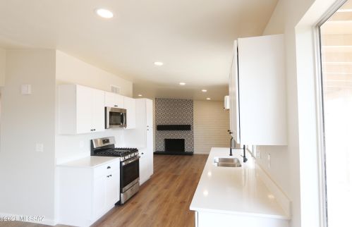 9301 8th St, Tucson AZ  85710-3117 exterior