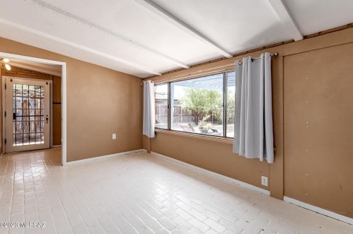 1211 Forgeus Ave, Tucson AZ  85716-3831 exterior